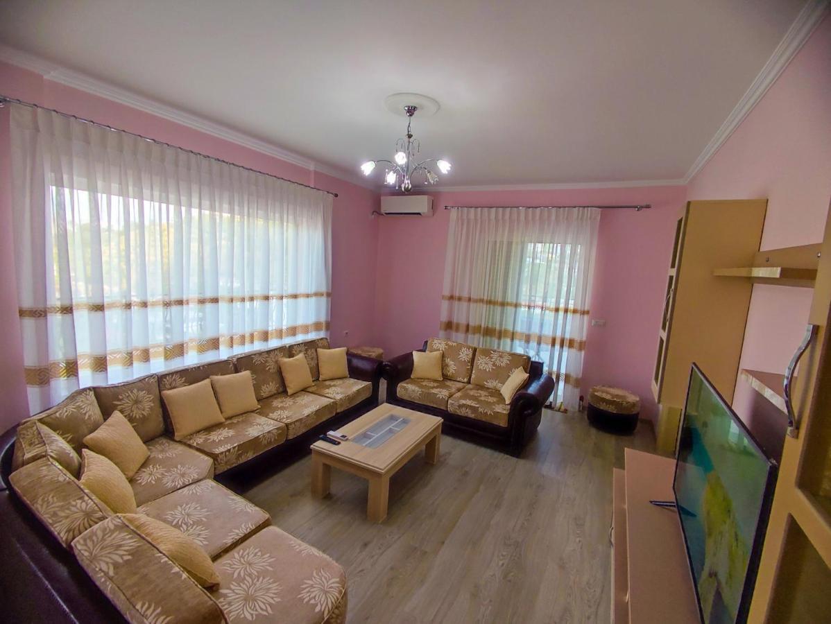 Cheerful 2 Bedroom Villa With Free Parking. Gjirokaster Luaran gambar